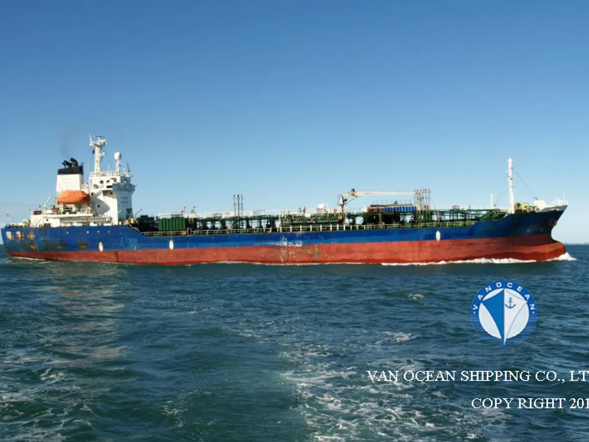 Oil/Chemical tanker for sale