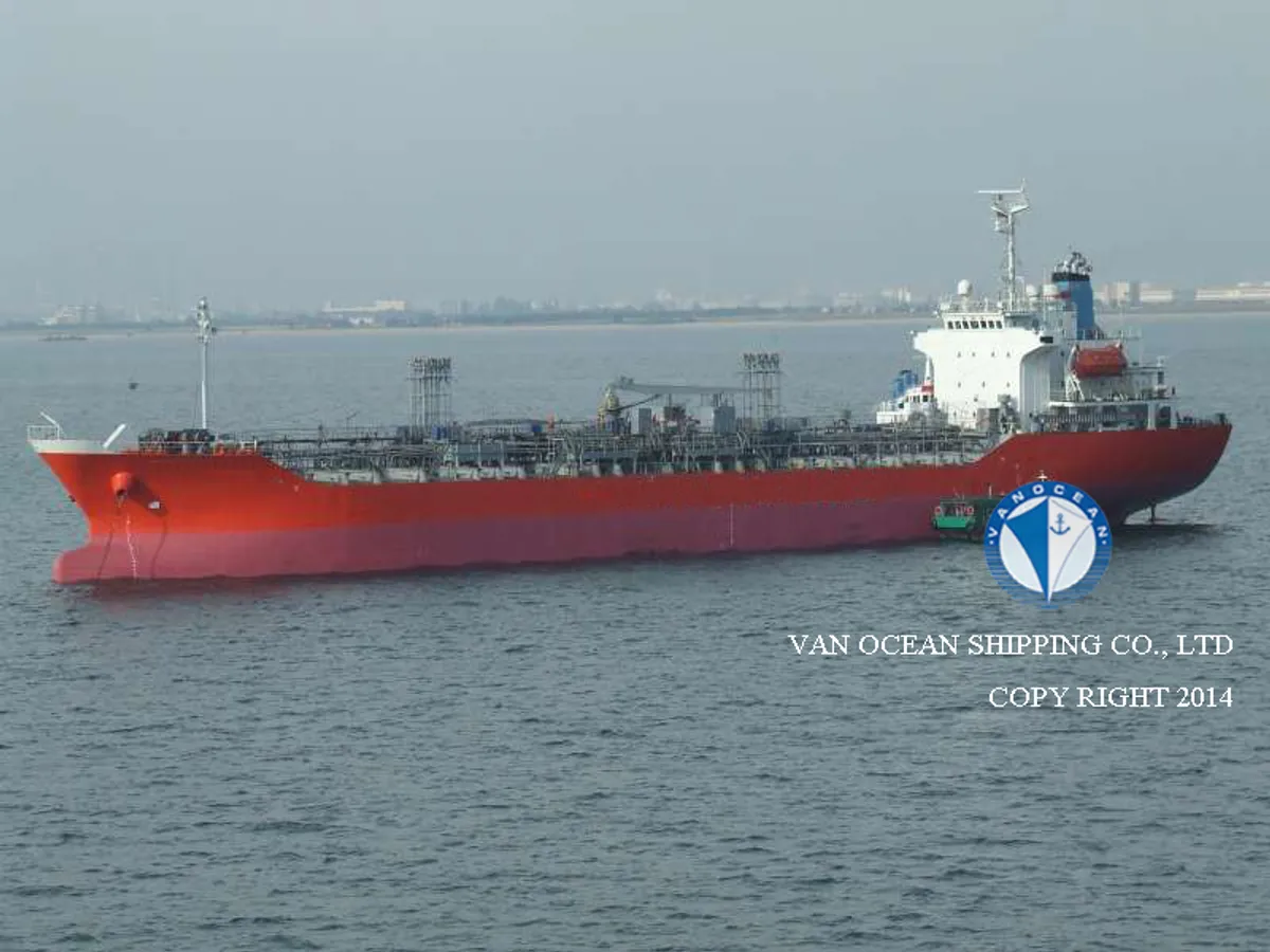 Oil/Chemical tanker for sale