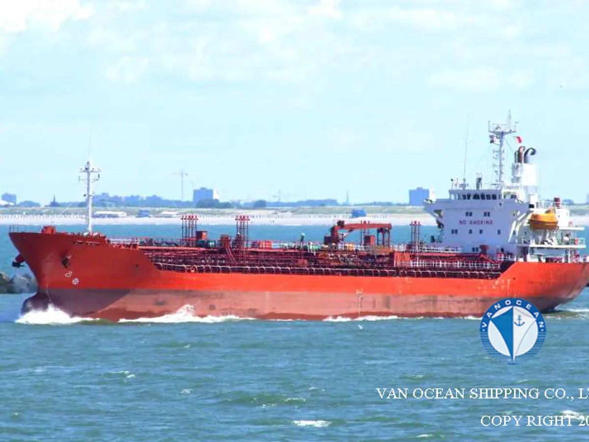 Oil/Chemical tanker for sale