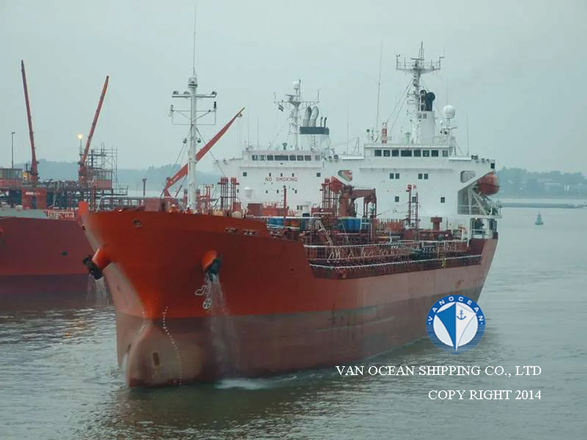 Oil/Chemical tanker for sale