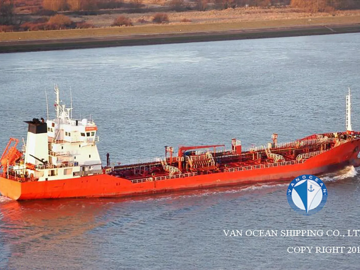 Oil/Chemical tanker for sale