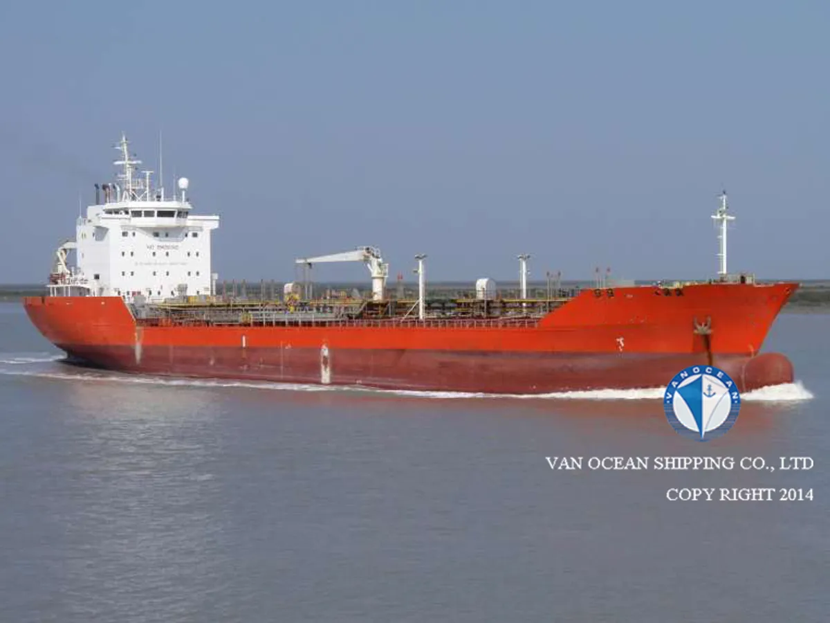 Oil/Chemical tanker for sale