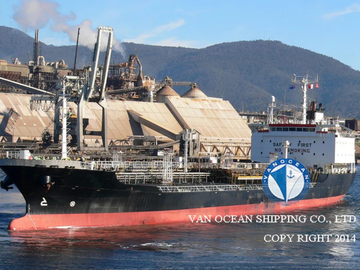 Oil/Chemical tanker for sale