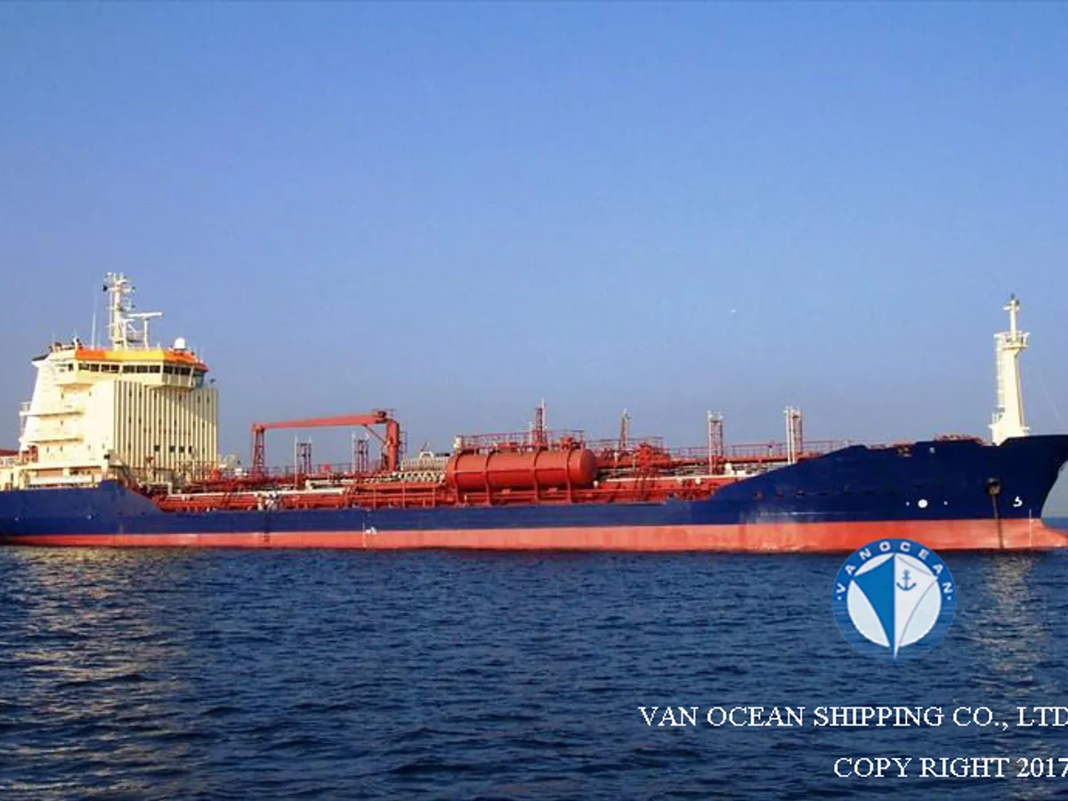 Oil/Chemical tanker for sale