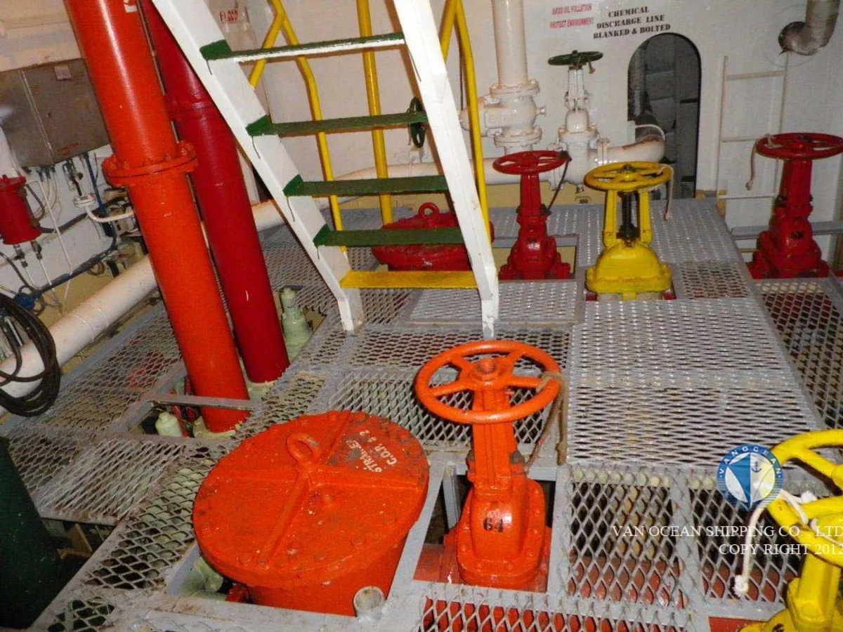 Oil/Chemical tanker for sale
