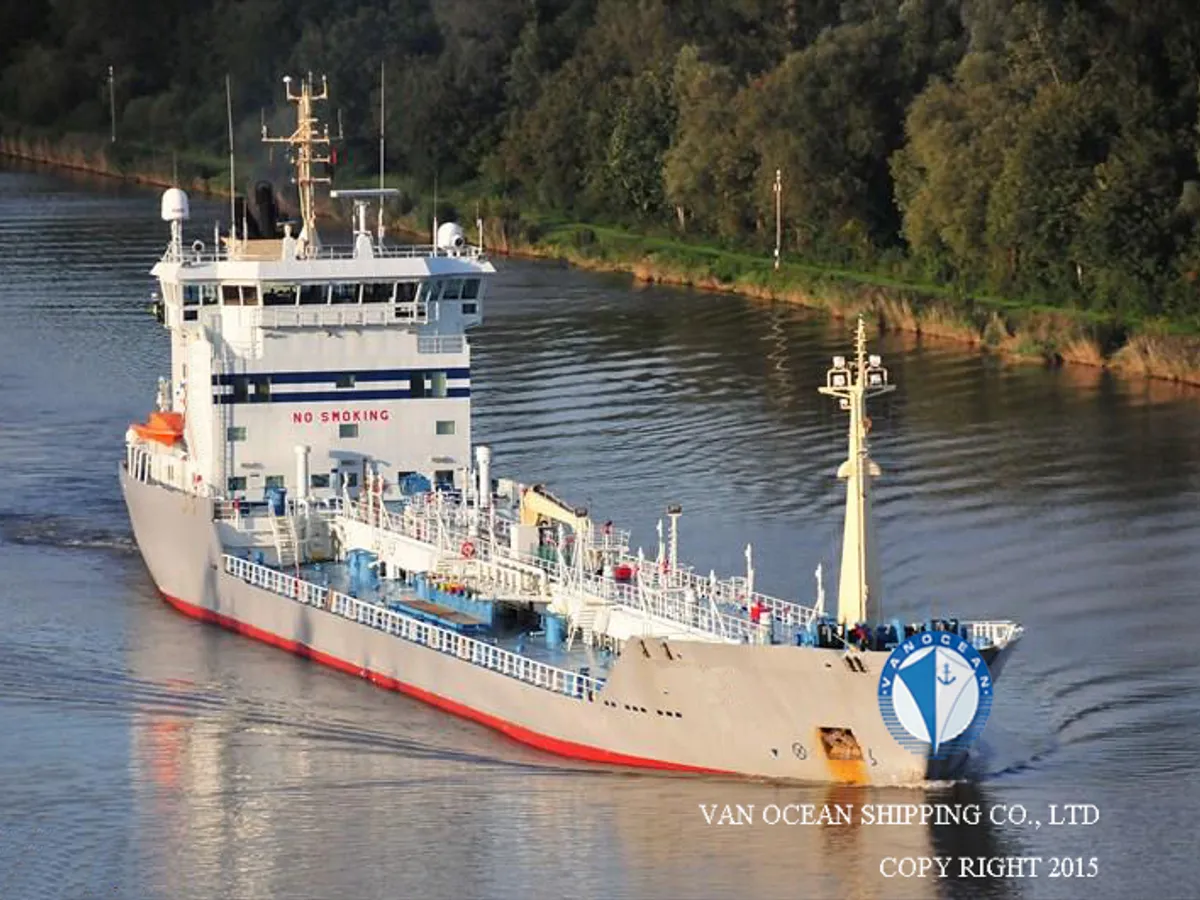 Oil/Chemical tanker for sale