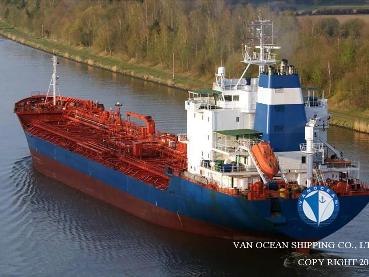 Oil/Chemical tanker for sale