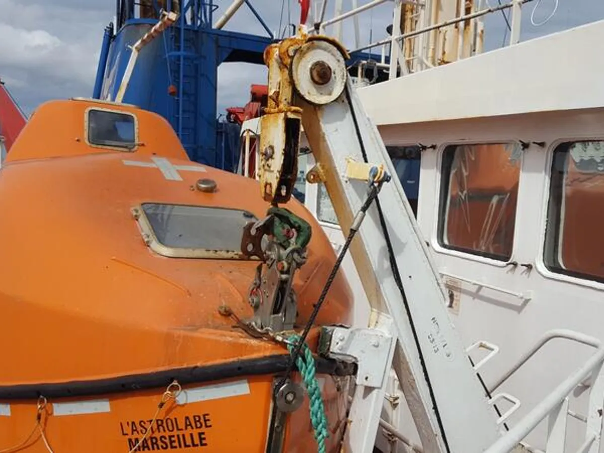 Research vessel for sale