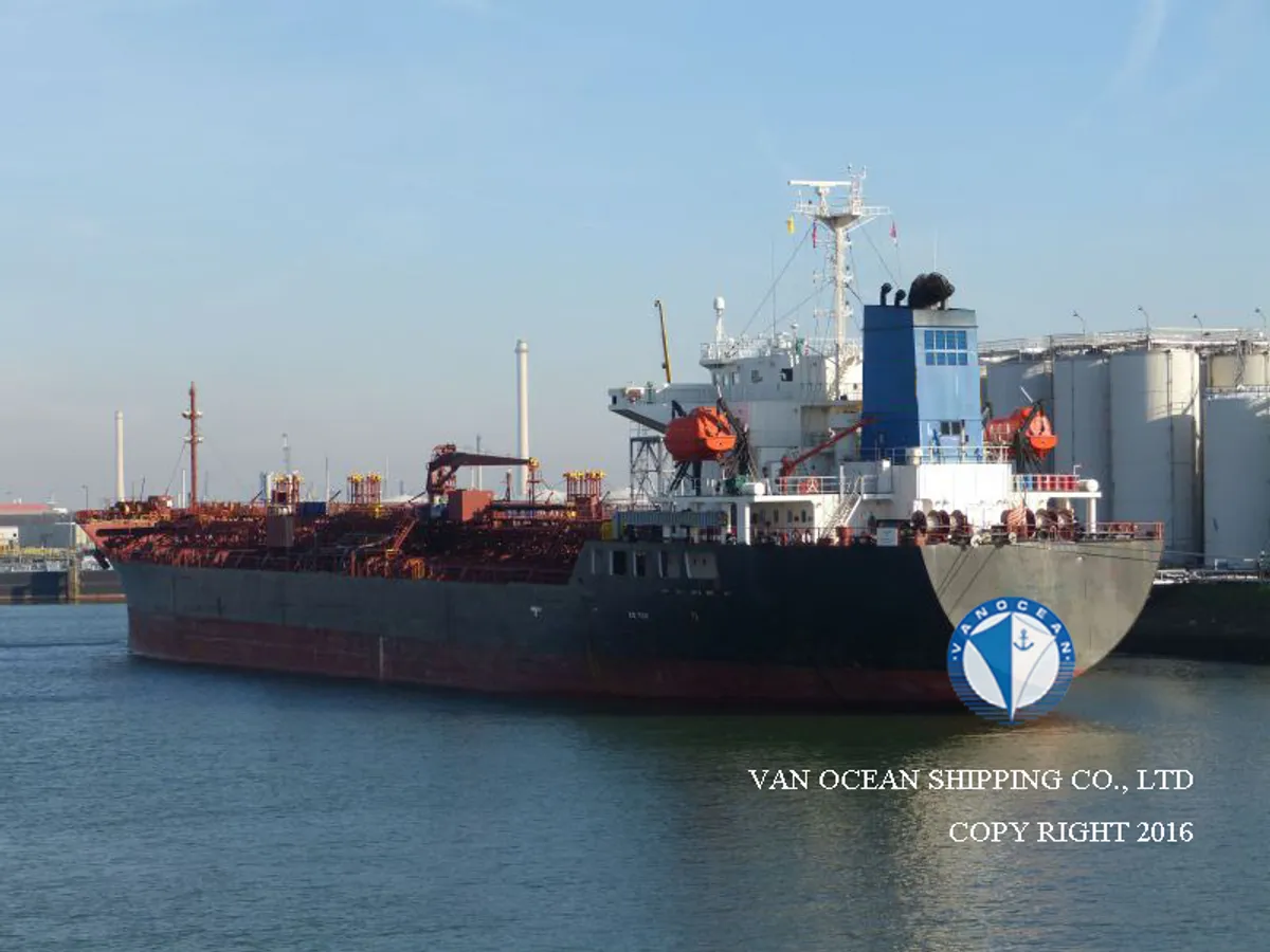 Oil/Chemical tanker for sale