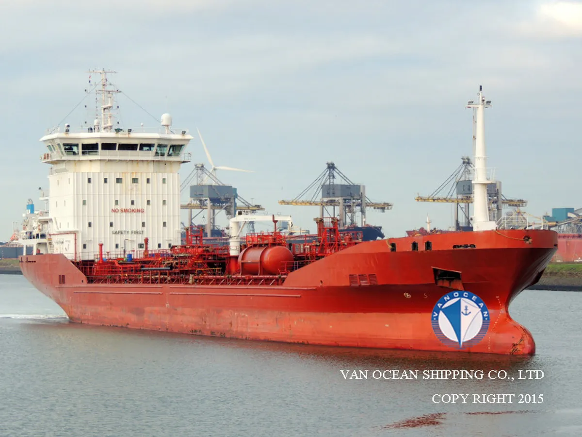 Oil/Chemical tanker for sale