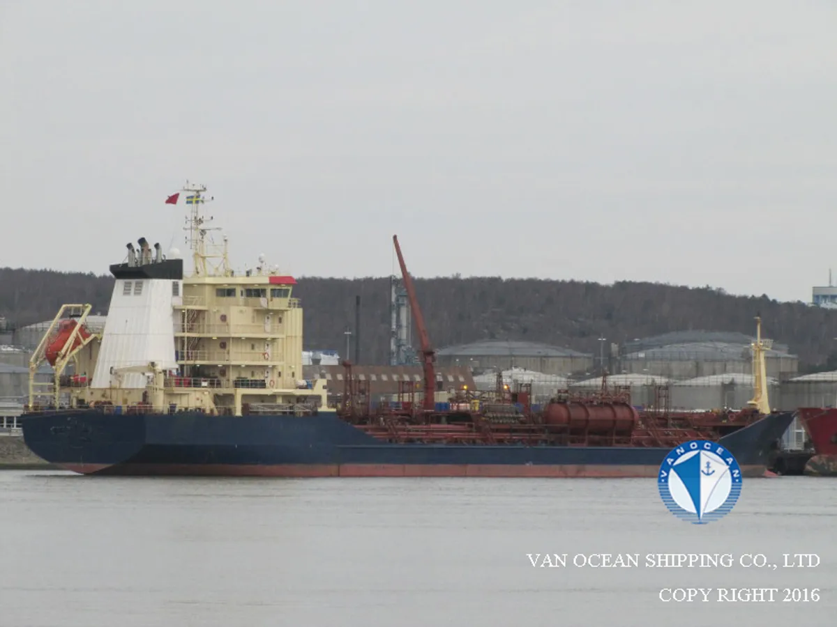 Oil/Chemical tanker for sale