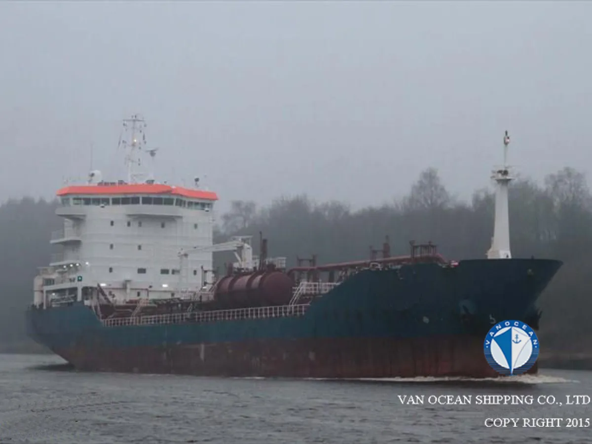 Oil/Chemical tanker for sale