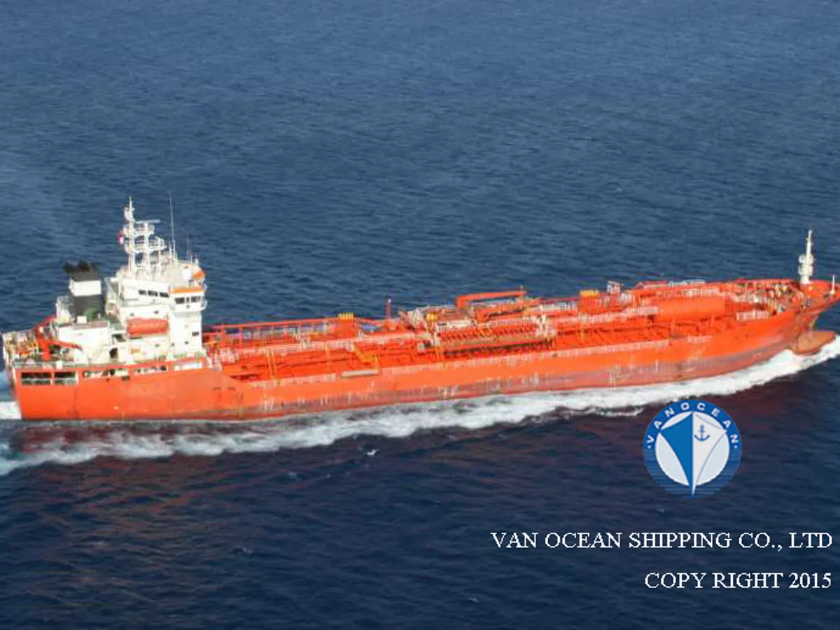 Oil/Chemical tanker for sale