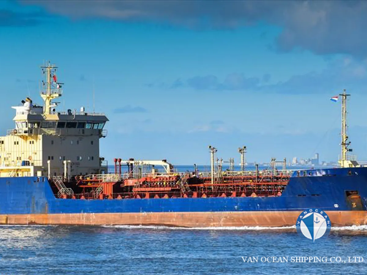 Oil/Chemical tanker for sale