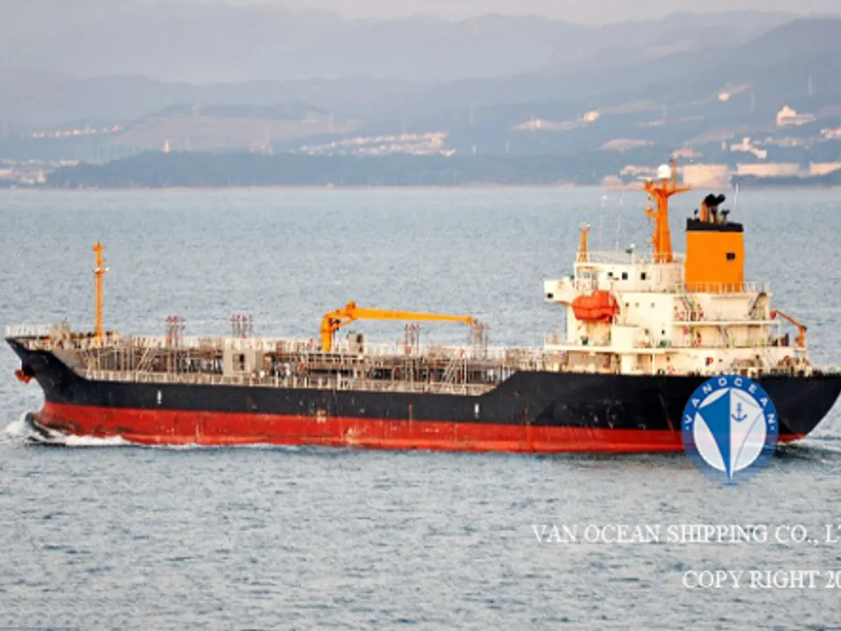 Oil/Chemical tanker for sale