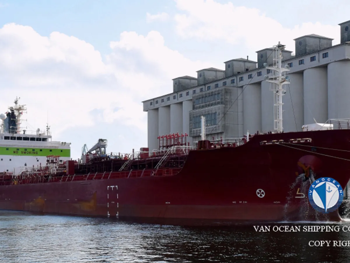 Oil/Chemical tanker for sale