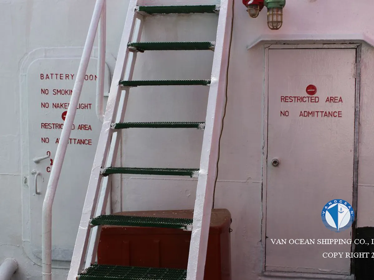 Oil/Chemical tanker for sale