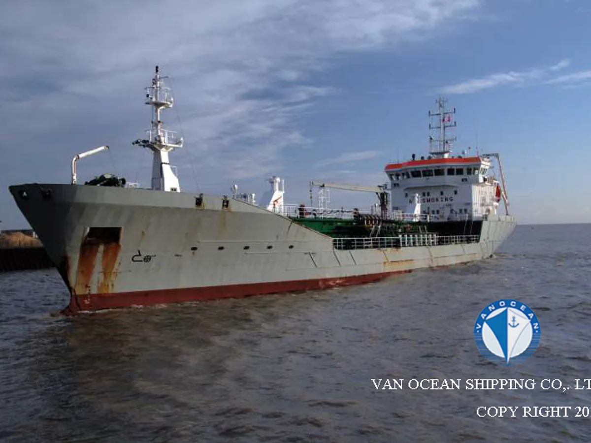 Oil/Chemical tanker for sale