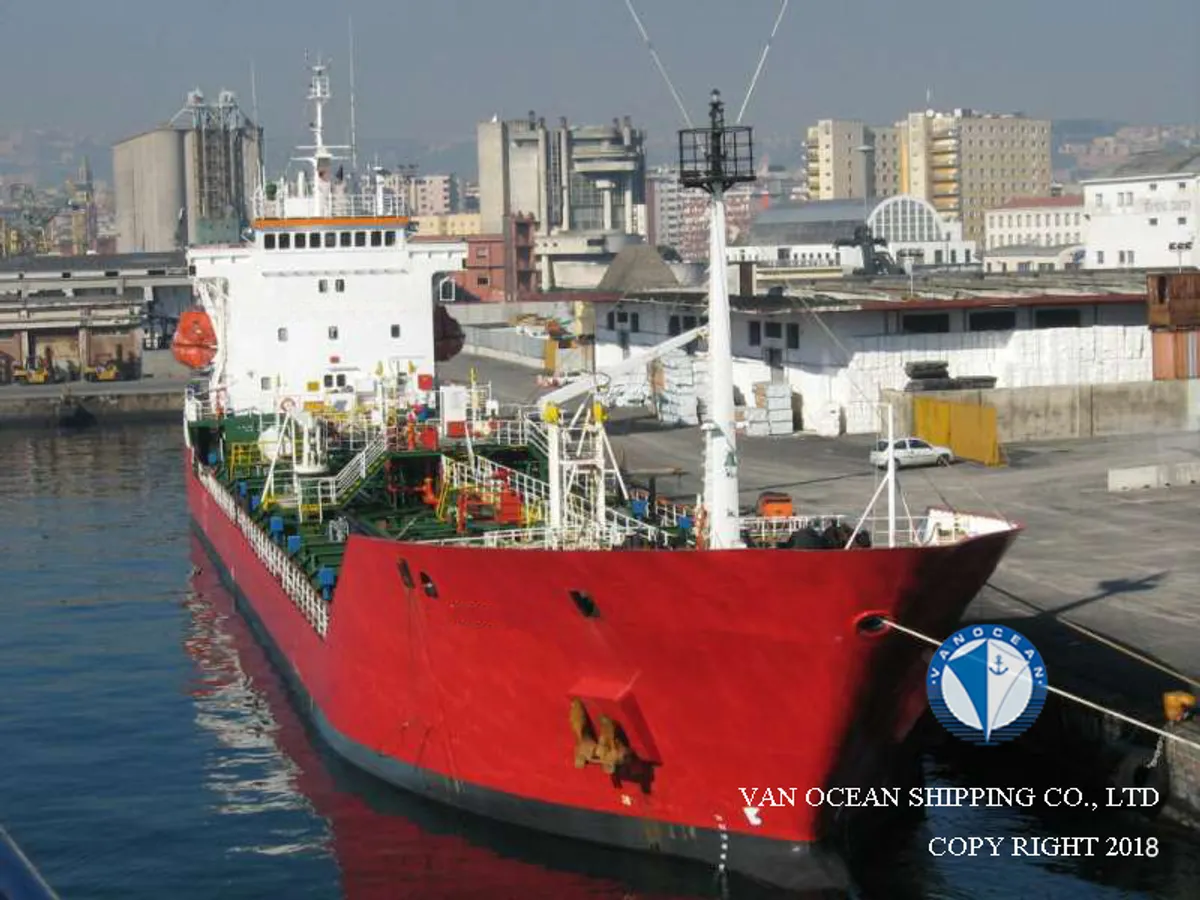 Oil/Chemical tanker for sale