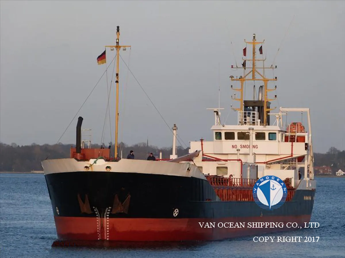 Oil/Chemical tanker for sale