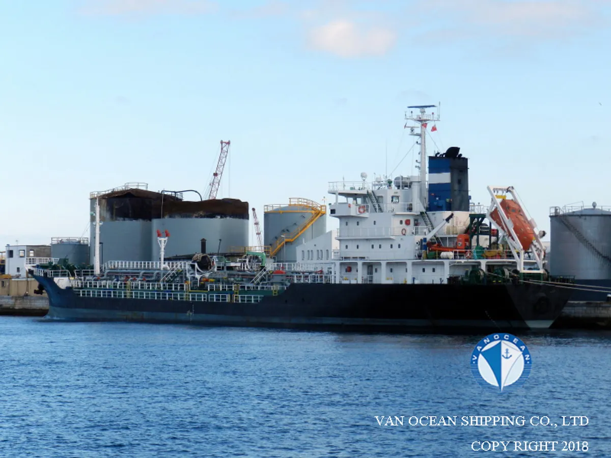 Oil/Chemical tanker for sale