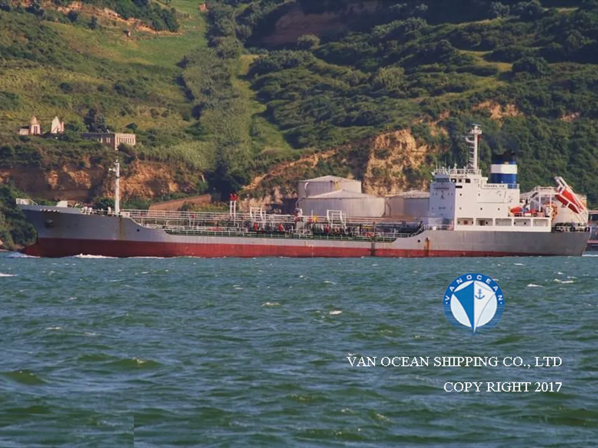 Oil/Chemical tanker for sale