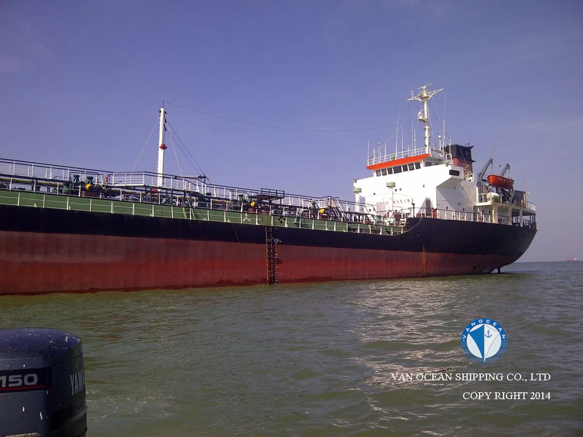 Oil/Chemical tanker for sale