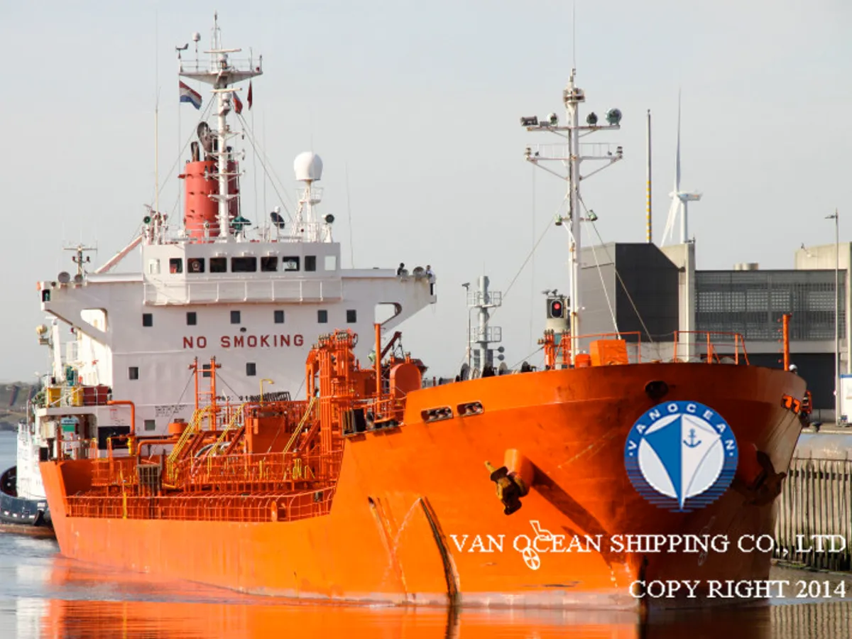 Oil/Chemical tanker for sale