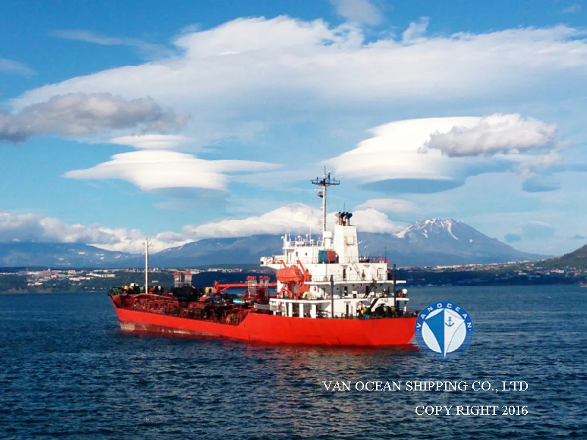 Oil/Chemical tanker for sale