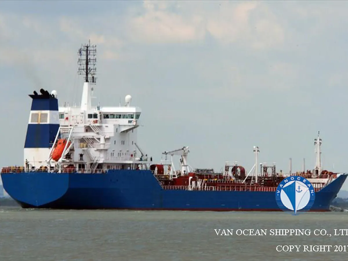 Oil/Chemical tanker for sale
