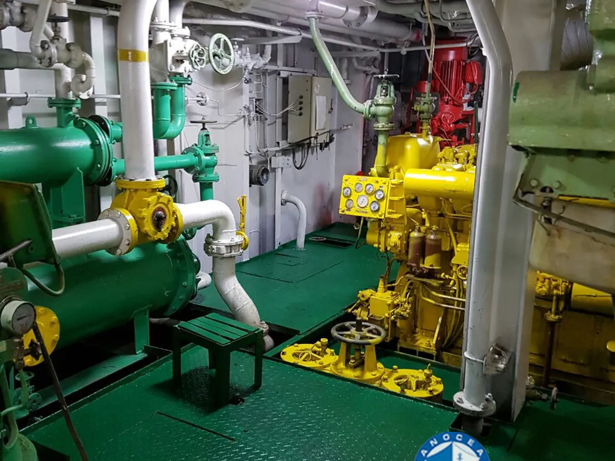 Oil/Chemical tanker for sale
