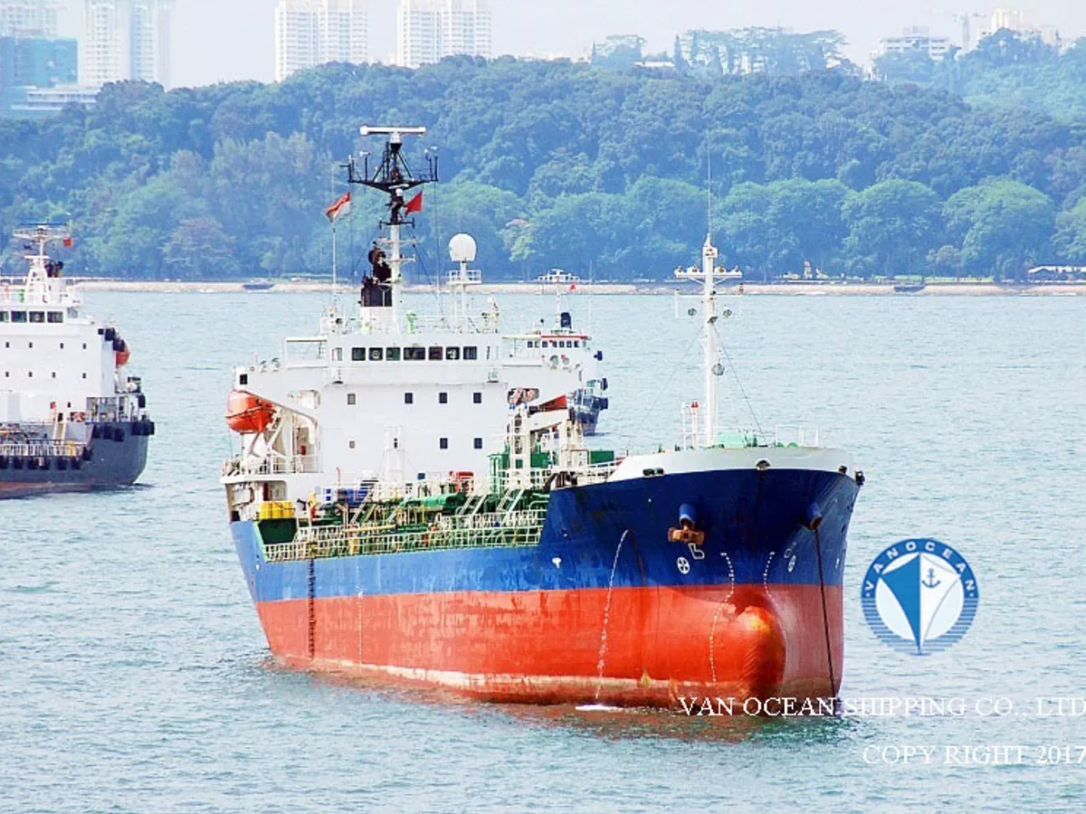 Oil/Chemical tanker for sale