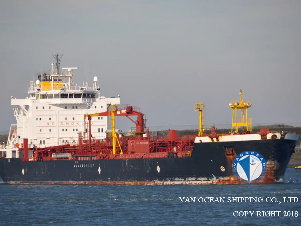 Oil/Chemical tanker for sale