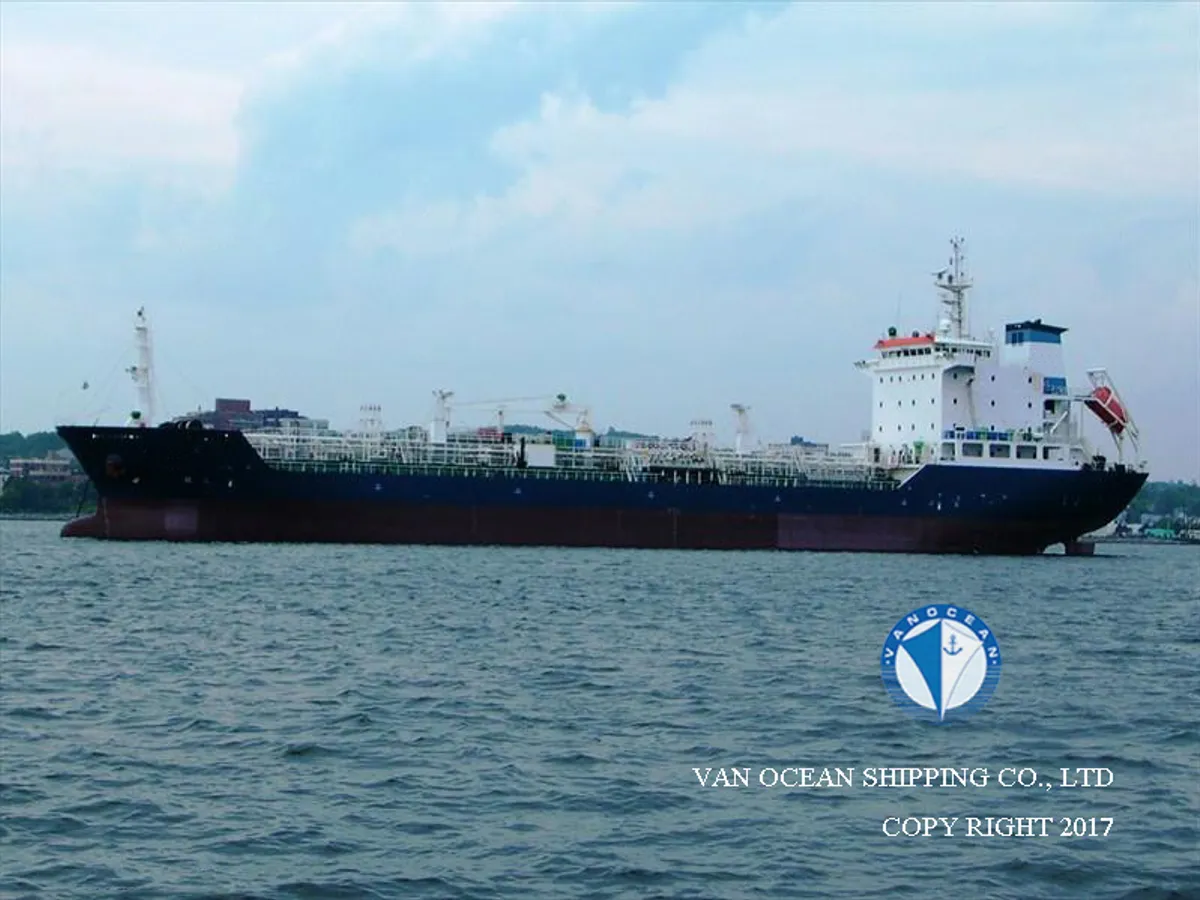 Oil/Chemical tanker for sale