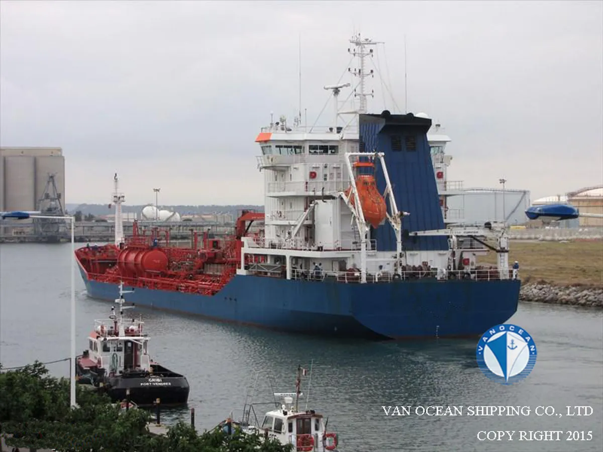 Oil/Chemical tanker for sale