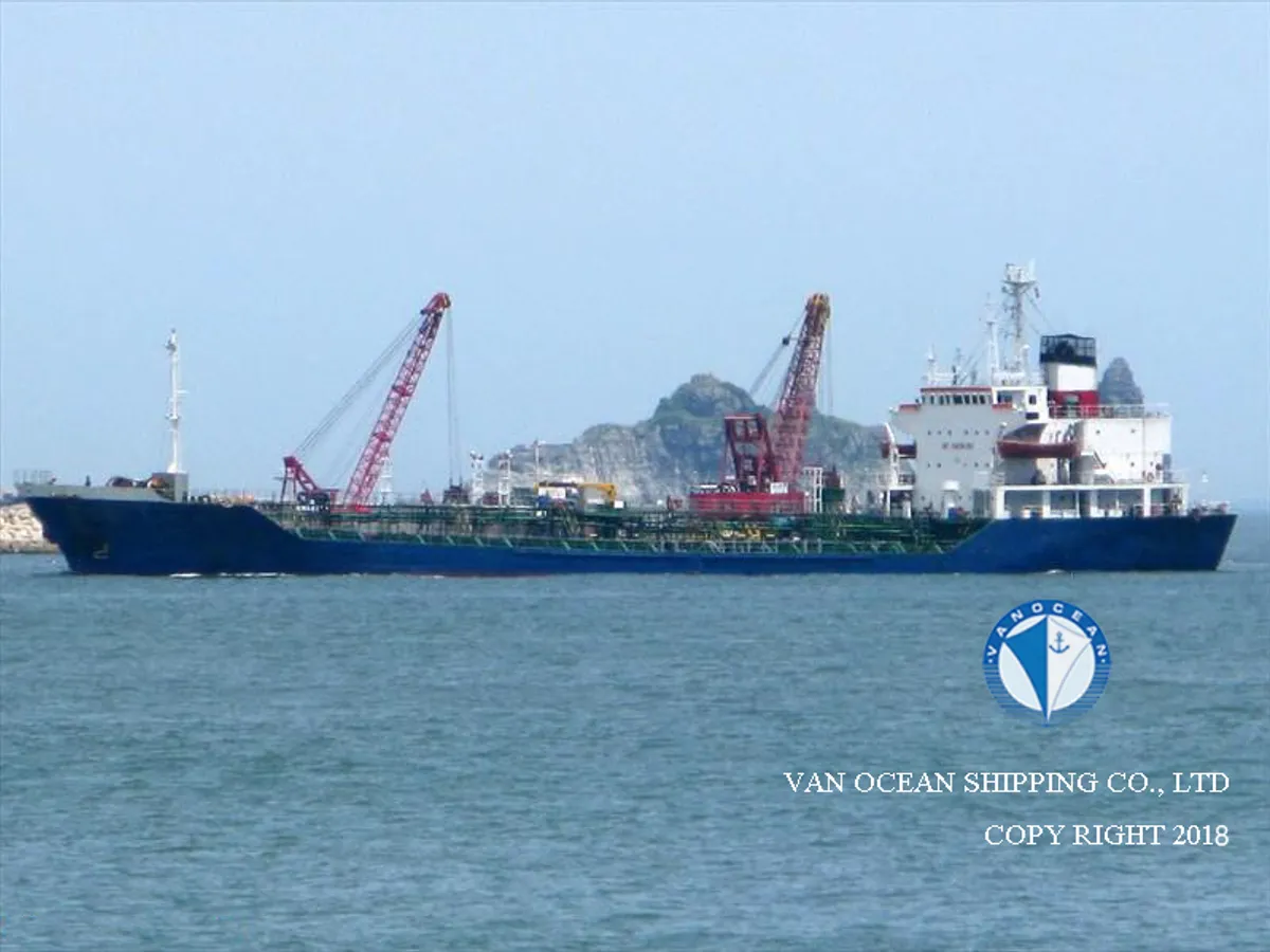 Oil/Chemical tanker for sale