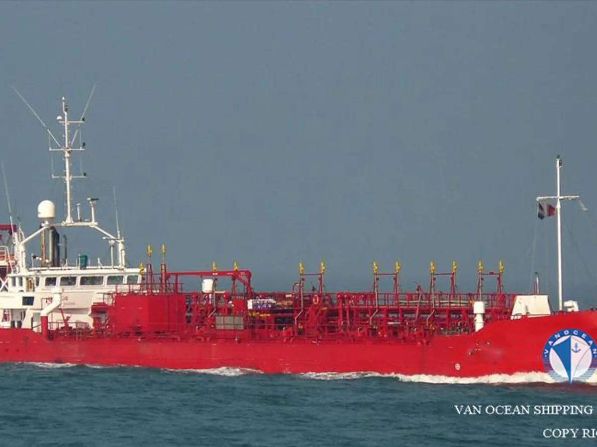 Oil/Chemical tanker for sale