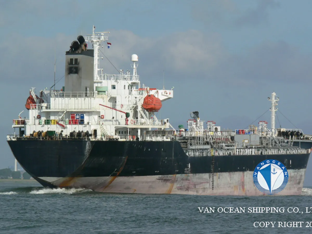 Oil/Chemical tanker for sale