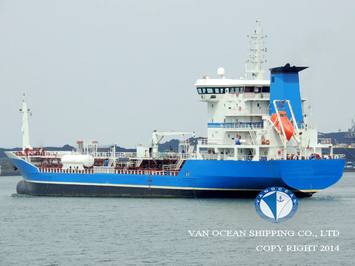 Oil/Chemical tanker for sale