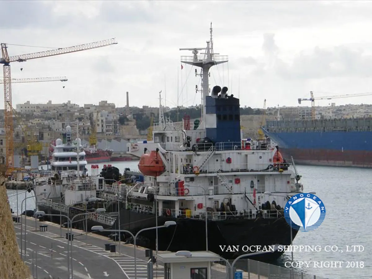 Oil/Chemical tanker for sale
