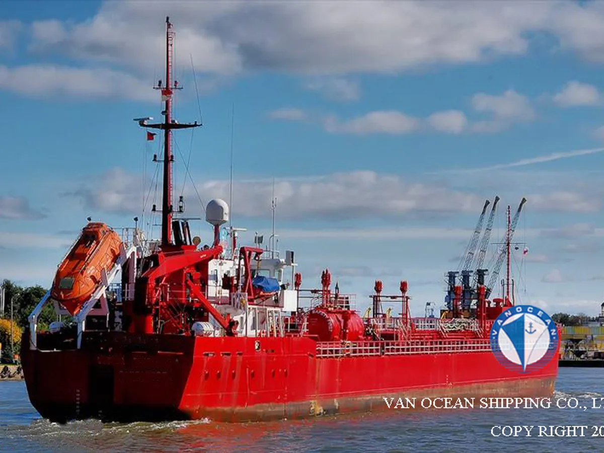 Oil/Chemical tanker for sale