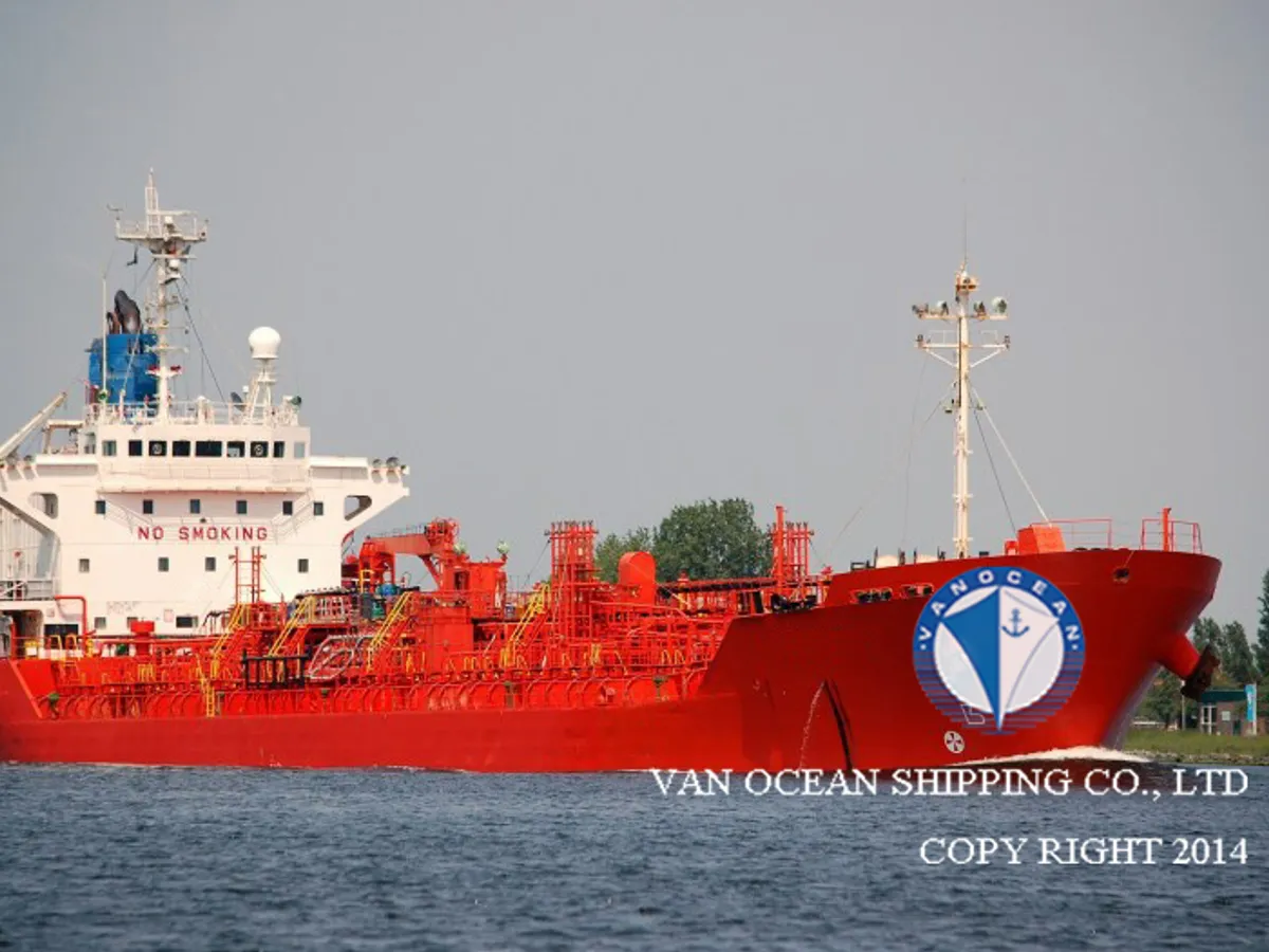 Oil/Chemical tanker for sale