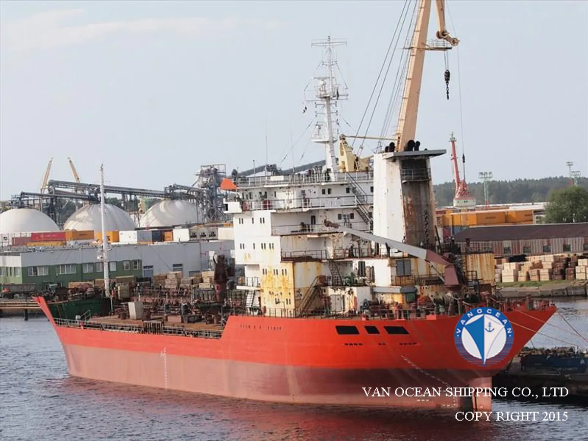 Oil/Chemical tanker for sale