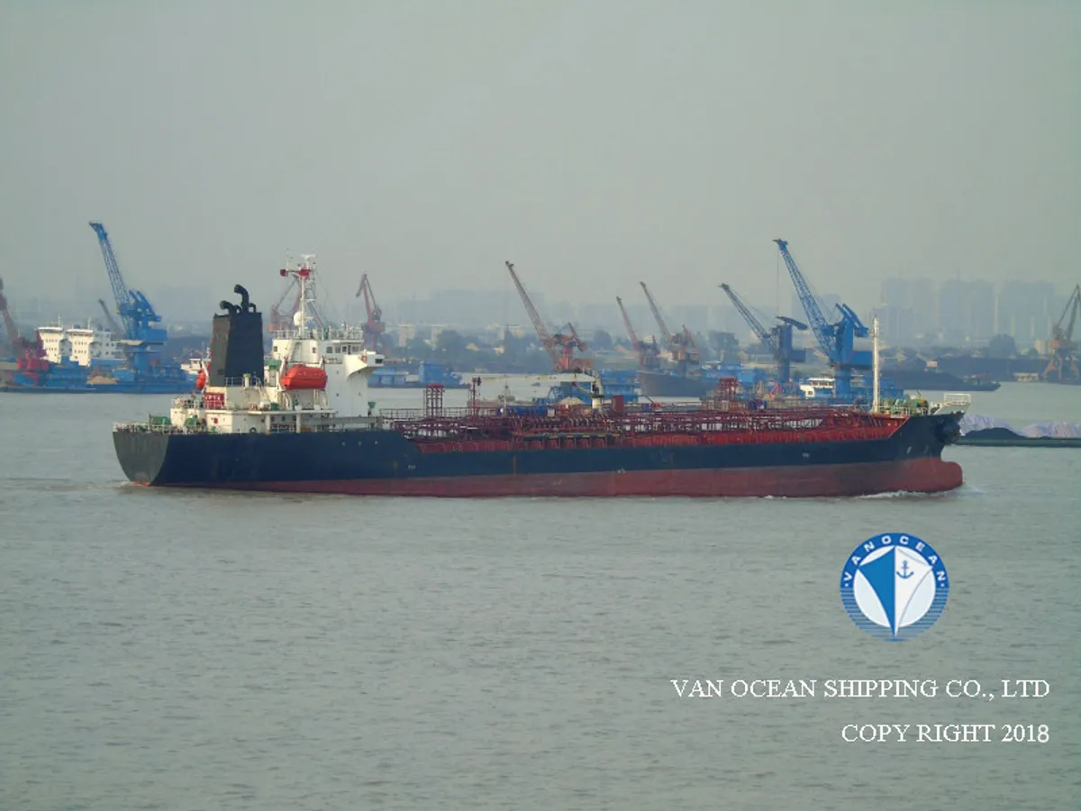 Oil/Chemical tanker for sale