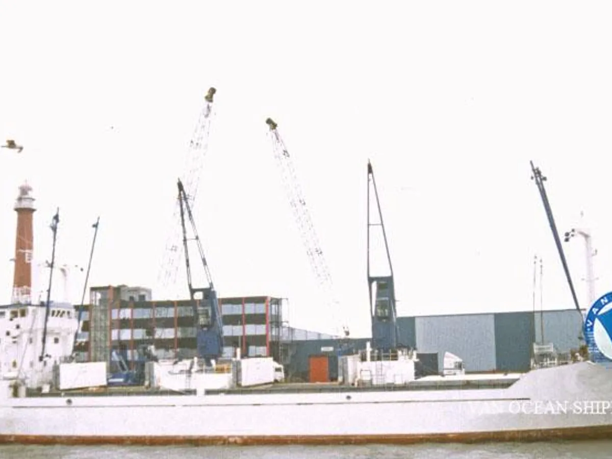 Reefer ship for sale