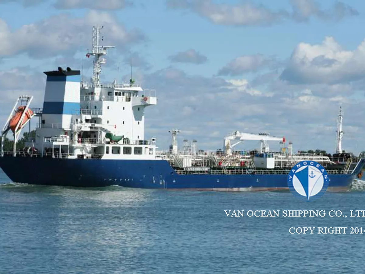 Oil/Chemical tanker for sale