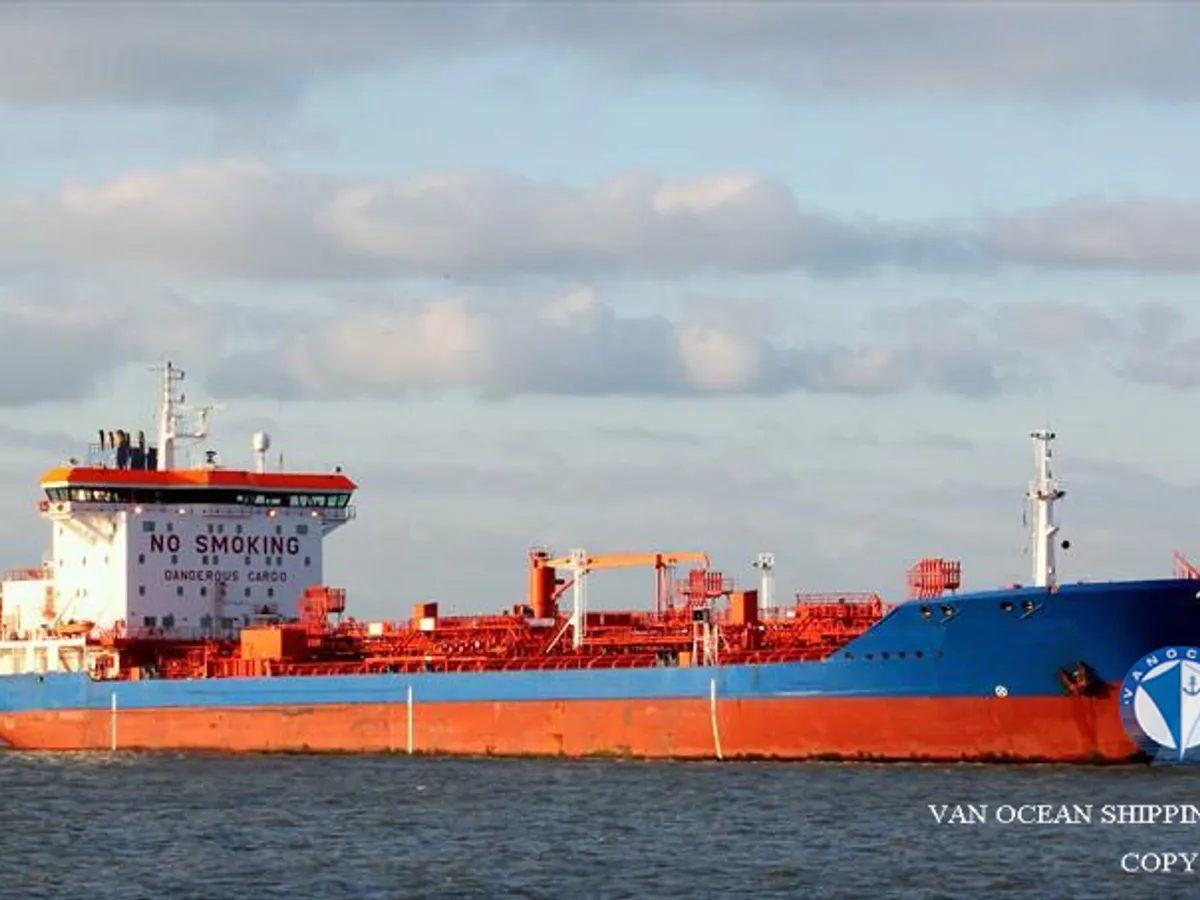 Oil/Chemical tanker for sale