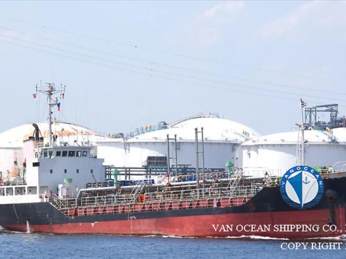 Oil/Chemical tanker for sale