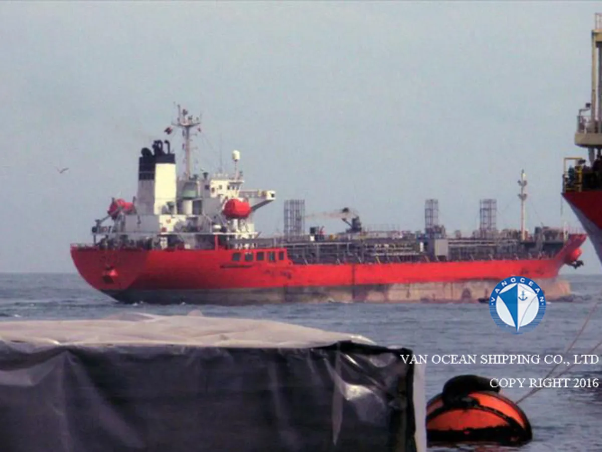 Oil/Chemical tanker for sale