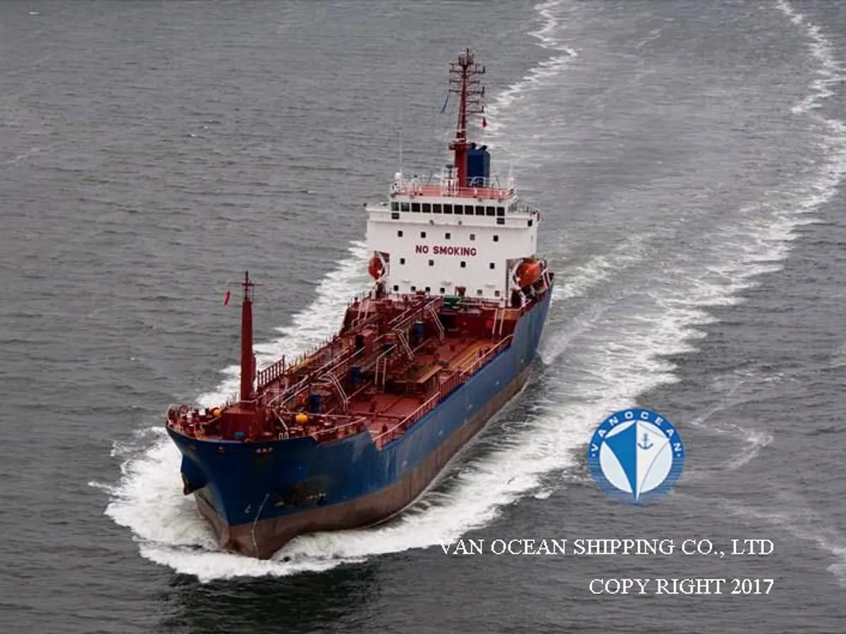 Oil/Chemical tanker for sale